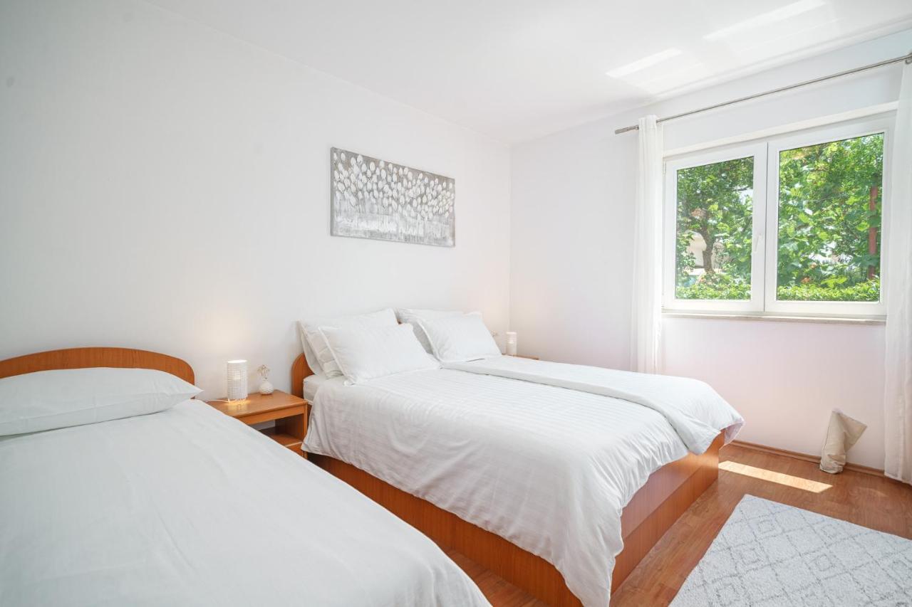 Family Petrov Apartments Водице Екстер'єр фото